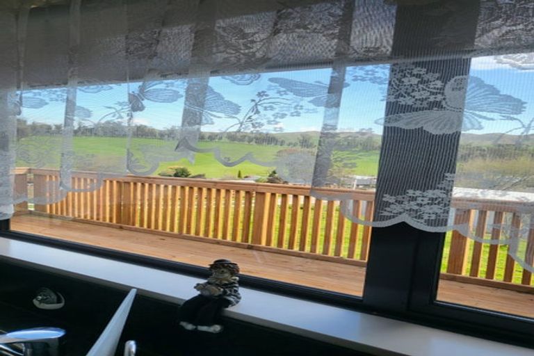 Photo of property in 1 Watts Street, Waipawa, 4210