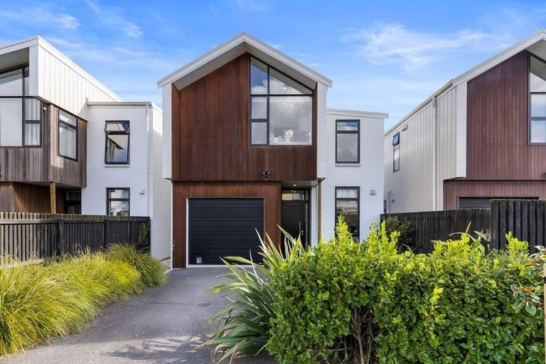 Photo of property in 3 Courage Road, Papakura, 2110