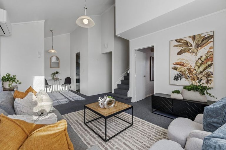 Photo of property in 1/116 Prince Regent Drive, Half Moon Bay, Auckland, 2012