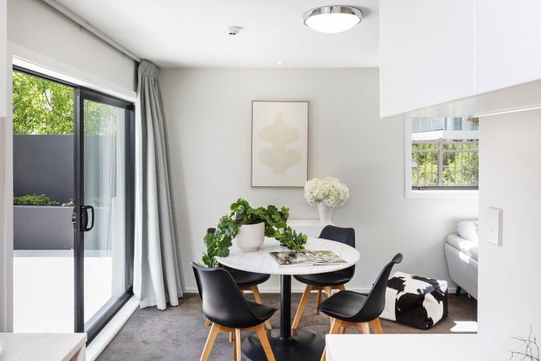 Photo of property in 2/18 Carlton Mill Road, Merivale, Christchurch, 8014