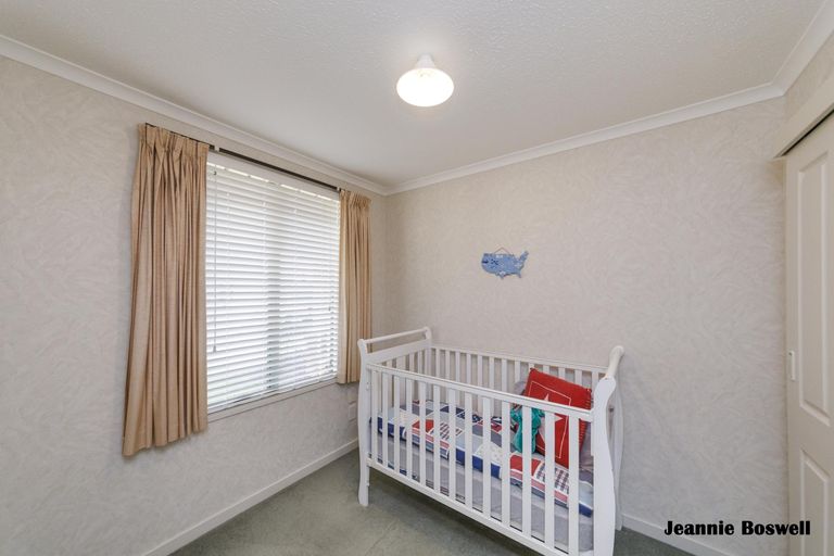 Photo of property in 30 Caroline Crescent, Highbury, Palmerston North, 4412