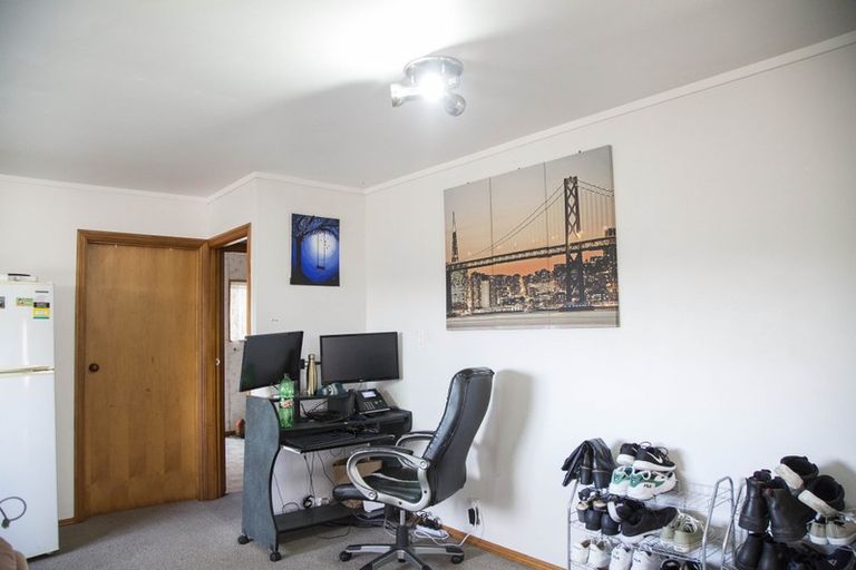 Photo of property in 1/39 Woodcote Drive, Glenfield, Auckland, 0629