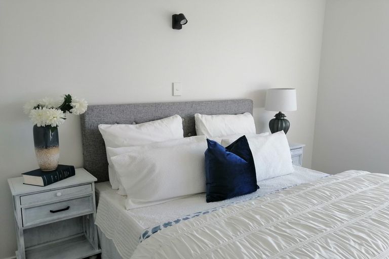 Photo of property in 3/240 Hurstmere Road, Takapuna, Auckland, 0622