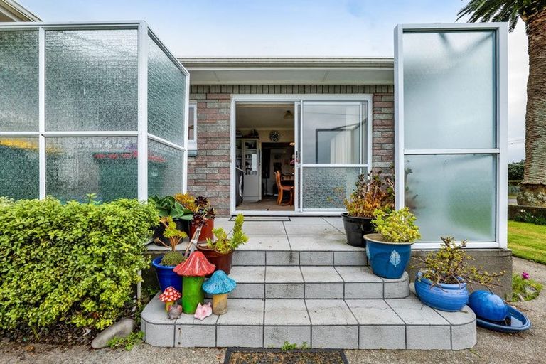 Photo of property in 73 Browne Street, Waitara, 4320