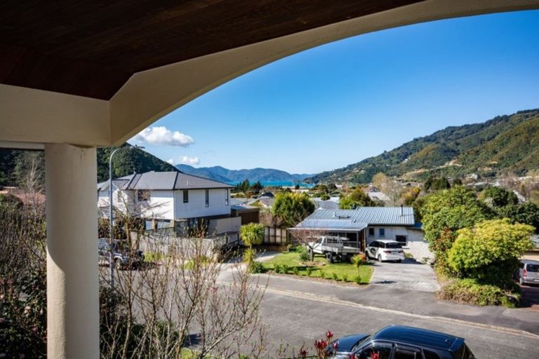 Photo of property in 14 Ranui Street, Waikawa, Picton, 7220