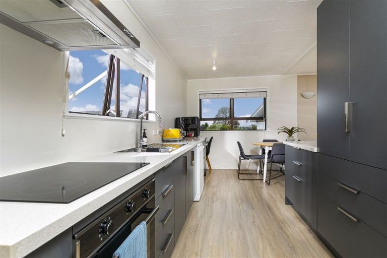 Photo of property in 45 Rosewarne Crescent, Glendene, Auckland, 0602