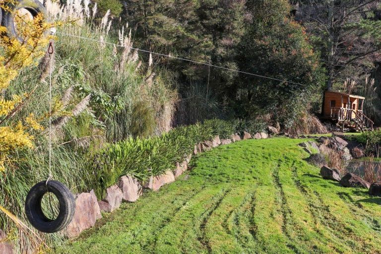 Photo of property in 61 Te Ana Lane, Thames, 3577