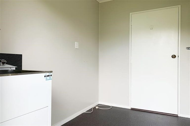 Photo of property in 2/14 Claridge Street, Glen Eden, Auckland, 0602