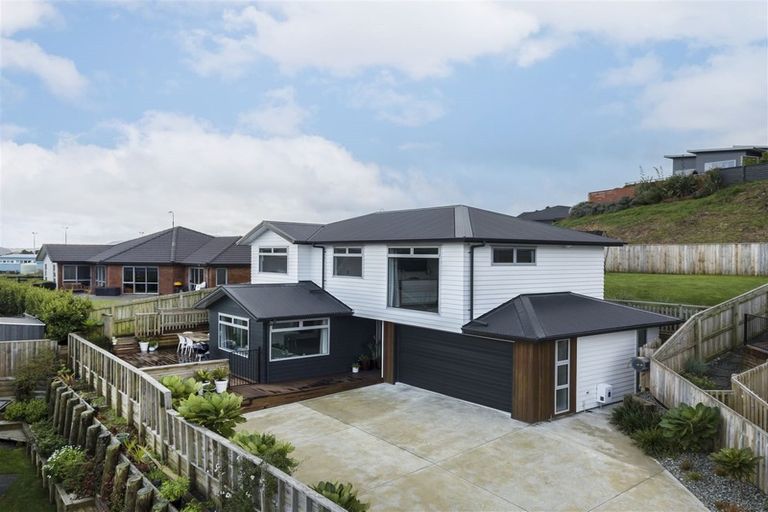 Photo of property in 7 Waitaria Terrace, Aotea, Porirua, 5024