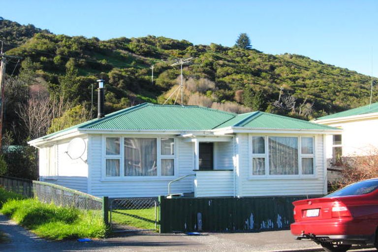 Photo of property in 43 Alexander Street, Greymouth, 7805