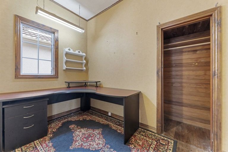 Photo of property in 88 Mangorei Road, Strandon, New Plymouth, 4312