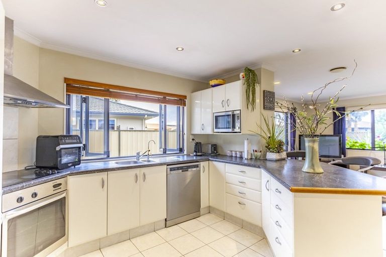 Photo of property in 3 Newbury Place, Taradale, Napier, 4112