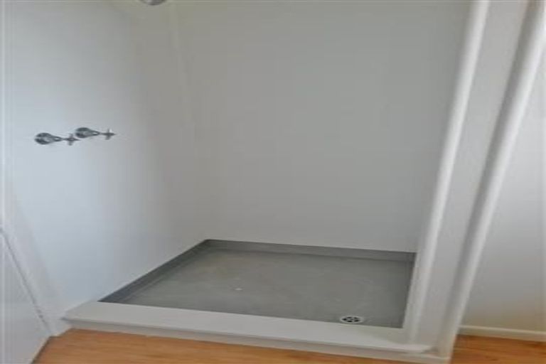 Photo of property in 15 Bittern Place, Henderson, Auckland, 0610