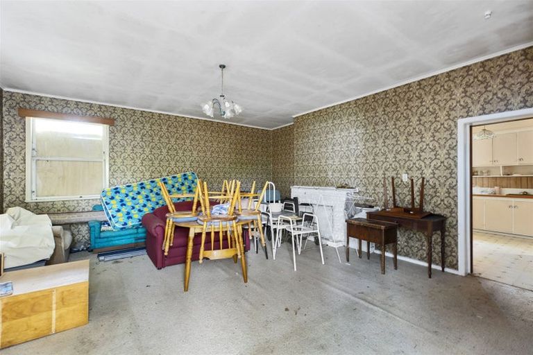 Photo of property in 1/2 Kowhai Avenue, Mangere Bridge, Auckland, 2022