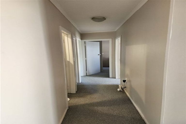 Photo of property in 40a Peach Road, Glenfield, Auckland, 0629