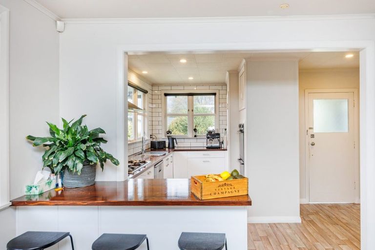 Photo of property in 8 Parkland Crescent, Terrace End, Palmerston North, 4410