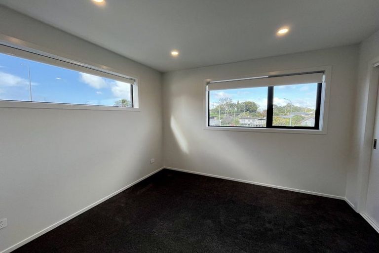 Photo of property in 6/506 Glenfield Road, Bayview, Auckland, 0629