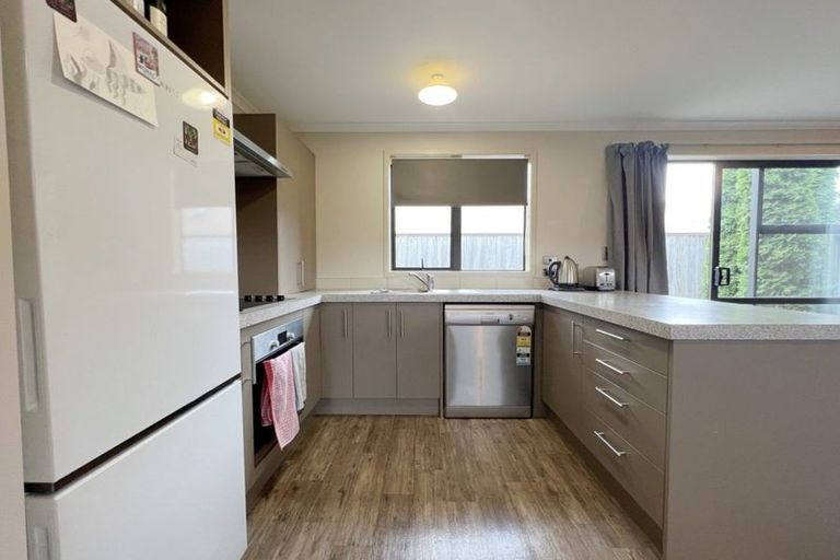 Photo of property in 2/108 Old Farm Road, Hamilton East, Hamilton, 3216