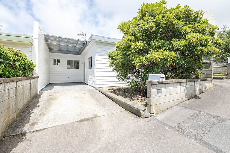 Photo of property in 23 Ironside Road, Johnsonville, Wellington, 6037