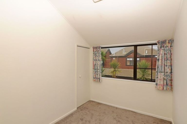 Photo of property in 5/136 Karori Road, Karori, Wellington, 6012