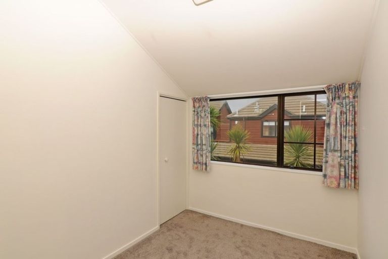 Photo of property in 136 Karori Road, Karori, Wellington, 6012