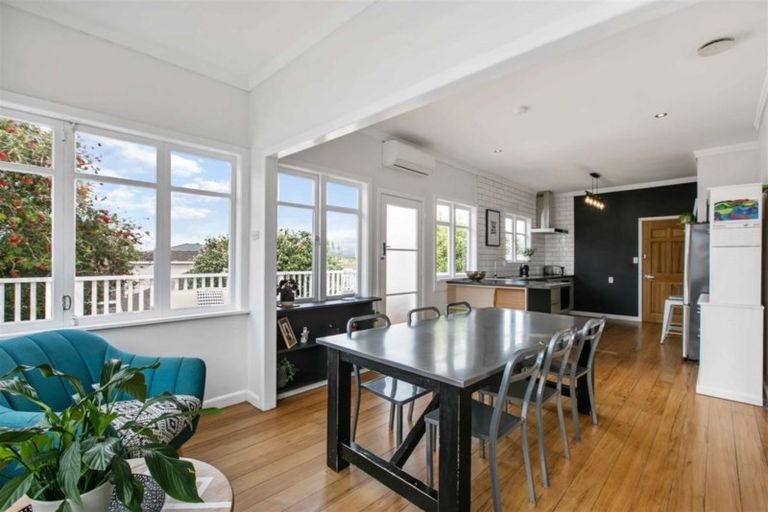 Photo of property in 2/5 Elderwood Lane, Belmont, Auckland, 0622