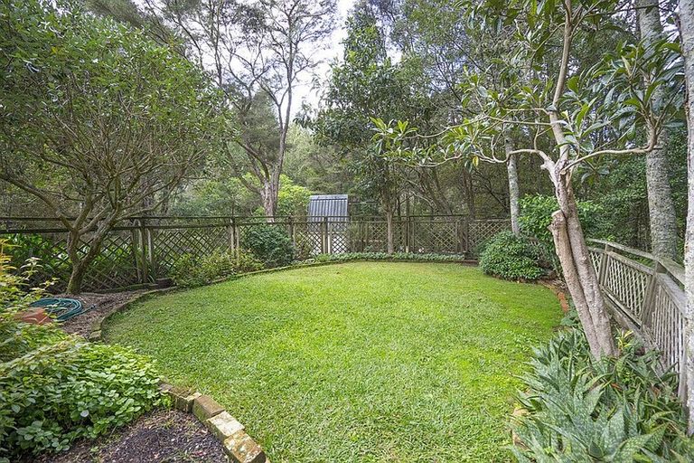 Photo of property in 37 Homewood Place, Chatswood, Auckland, 0626