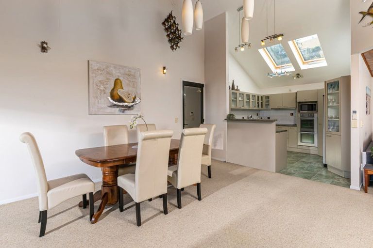 Photo of property in 65 Roberts Road, Matakatia, Whangaparaoa, 0930