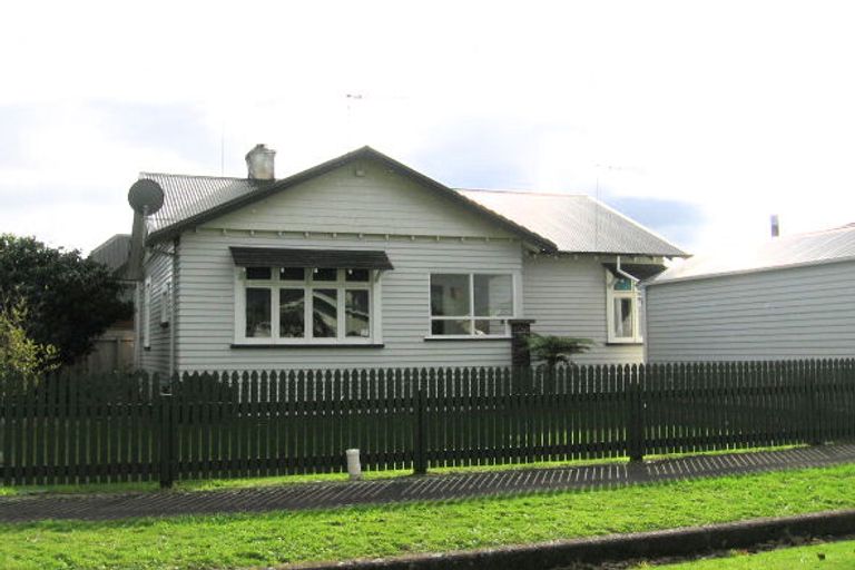 Photo of property in 9 Rongopai Street, Palmerston North, 4414
