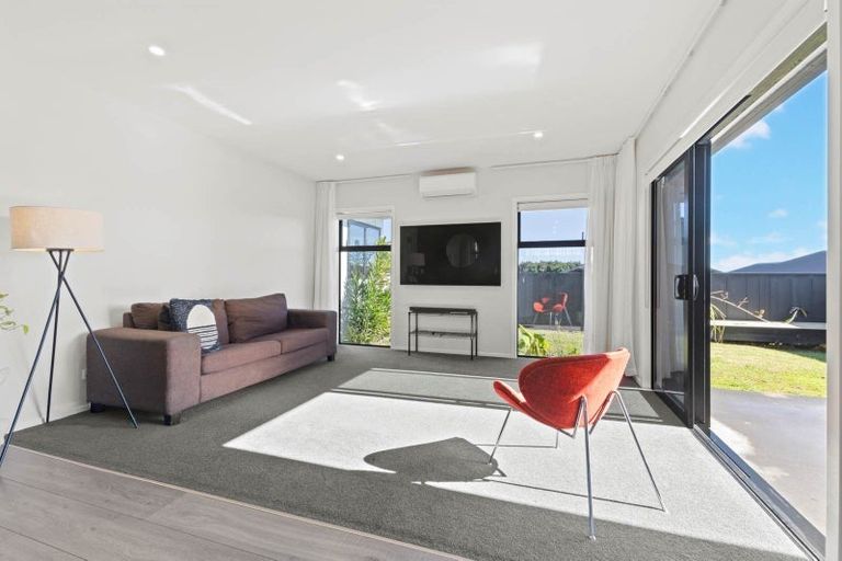 Photo of property in 13 Wheriko Avenue, Glenbrook, Waiuku, 2681