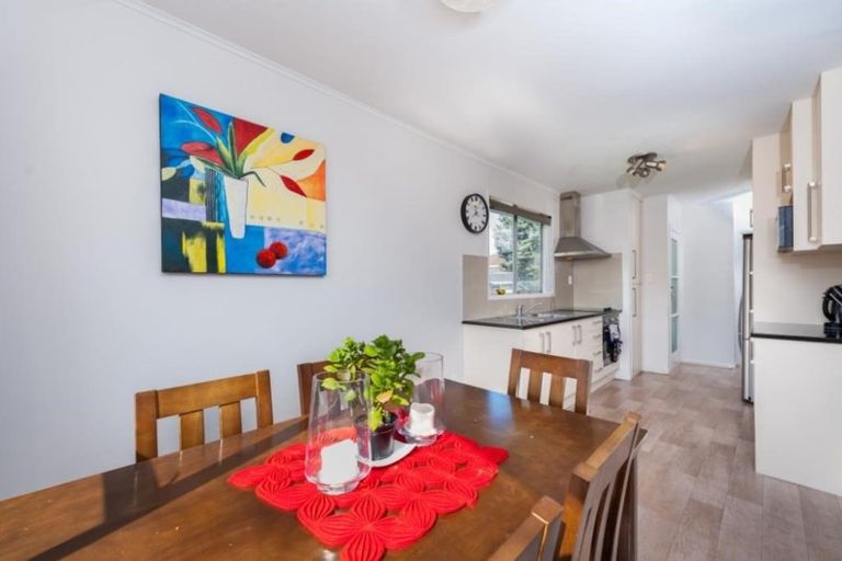 Photo of property in 1 Ronald Place, Manurewa, Auckland, 2102