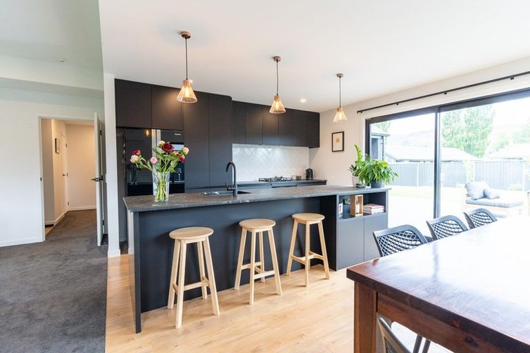 Photo of property in 44 Stratford Drive, Mount Pisa, Cromwell, 9383