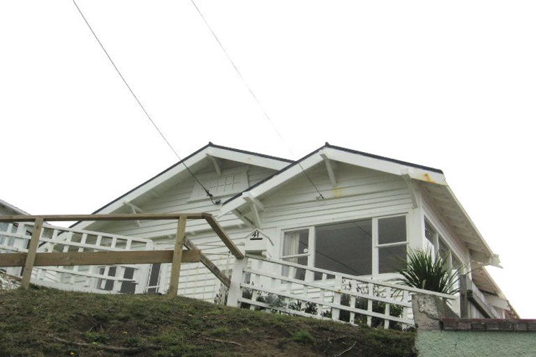 Photo of property in 39 Lonsdale Crescent, Rongotai, Wellington, 6022