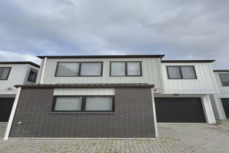 Photo of property in 19d Farwood Drive, Henderson, Auckland, 0612