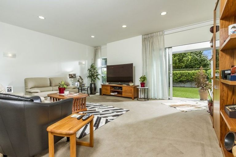 Photo of property in 8 Sylvan Park Avenue, Milford, Auckland, 0620