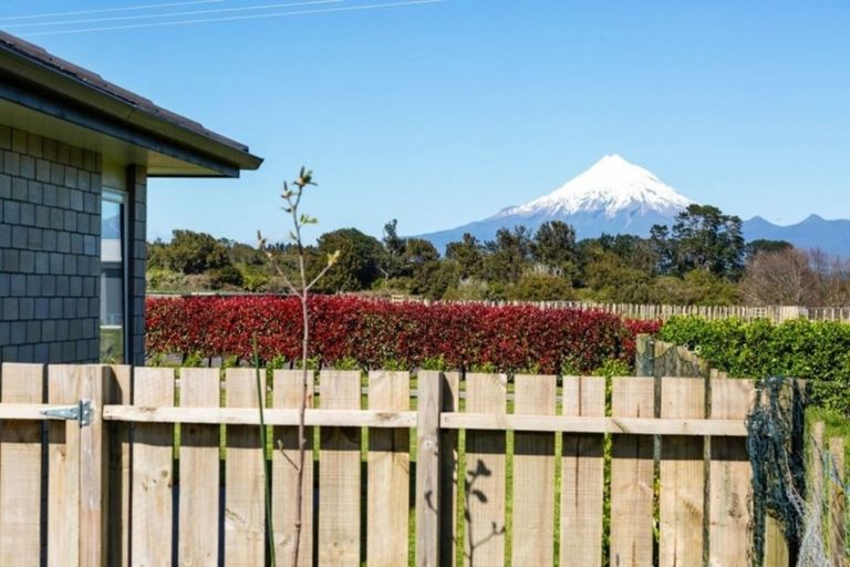 Photo of property in 313 Egmont Road, Hillsborough, New Plymouth, 4372