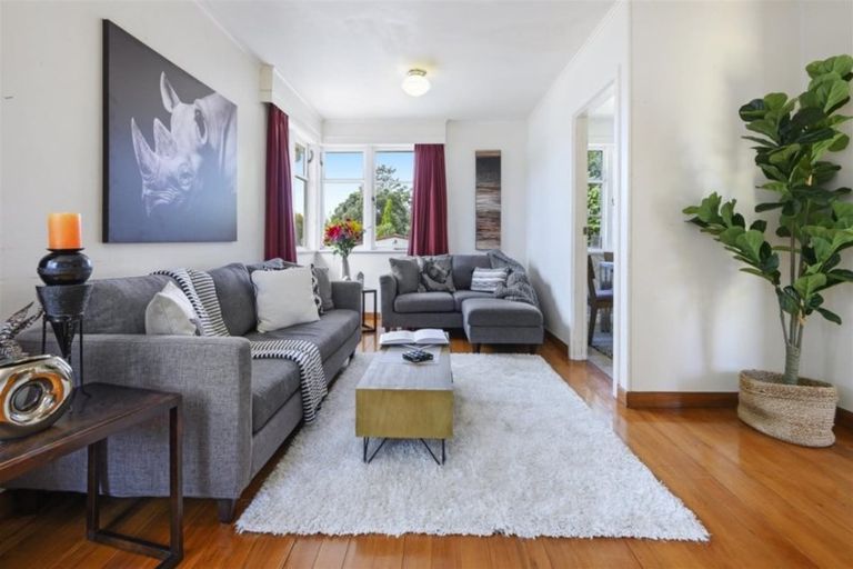 Photo of property in 1/23 Woodward Avenue, Mangere Bridge, Auckland, 2022