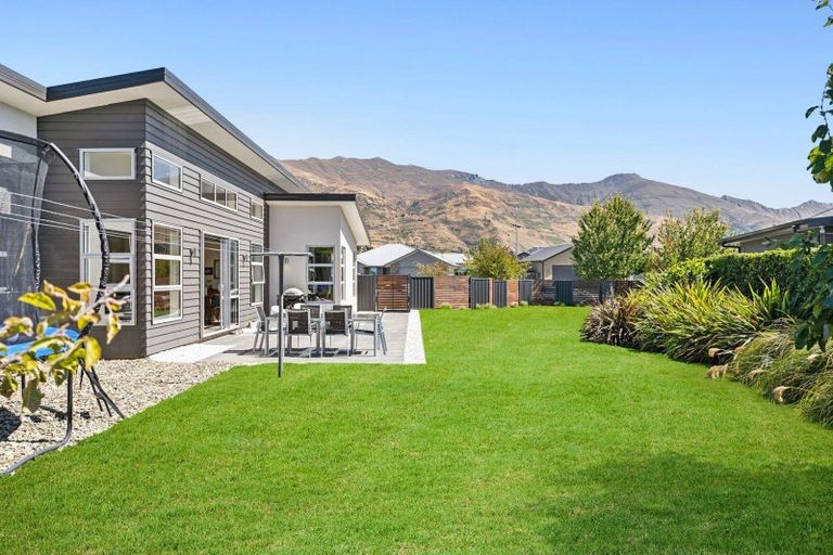 Photo of property in 13 Coromandel Street, Wanaka, 9305