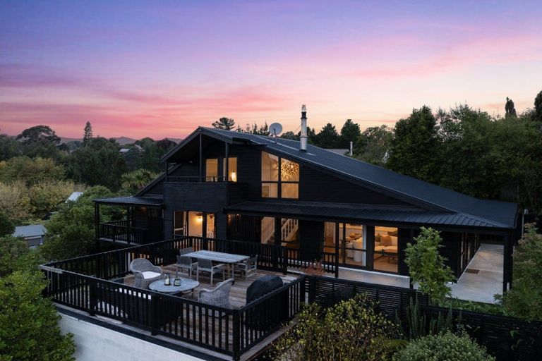 Photo of property in 28 Tokomaru Drive, Havelock North, 4130