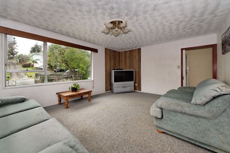 Photo of property in 19 Leo Street, Glen Eden, Auckland, 0602