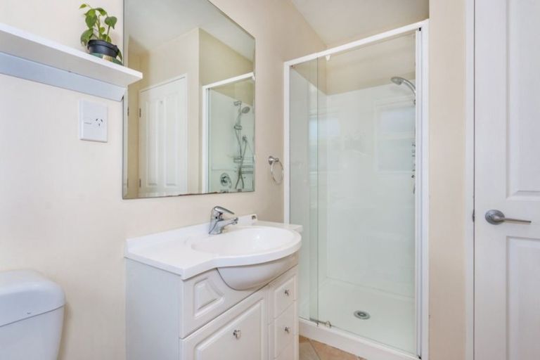 Photo of property in 2/24 Avonhead Road, Avonhead, Christchurch, 8042