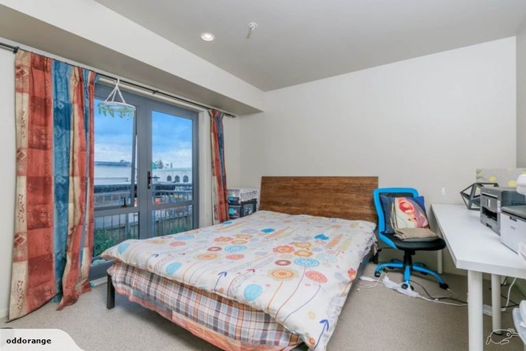 Photo of property in 2o/10 Crown Lynn Place, New Lynn, Auckland, 0600
