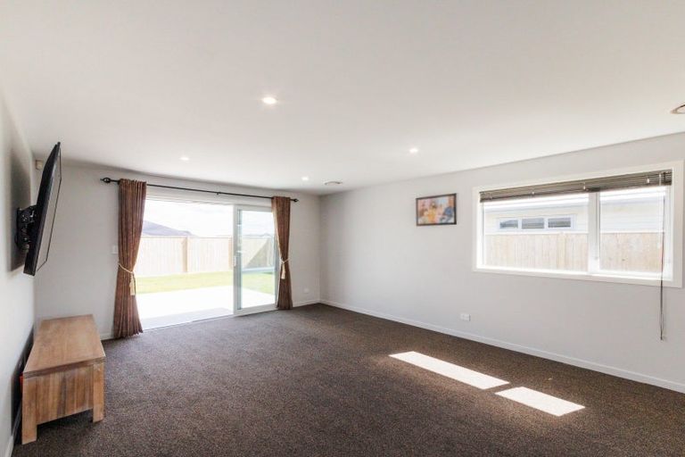 Photo of property in 47 Atlantic Drive, Fitzherbert, Palmerston North, 4410