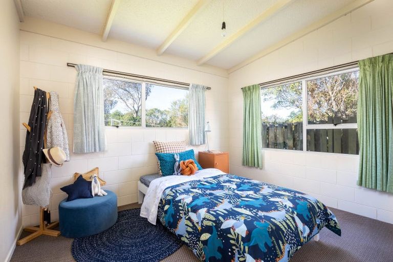 Photo of property in 108 Riversdale Drive, Merrilands, New Plymouth, 4312