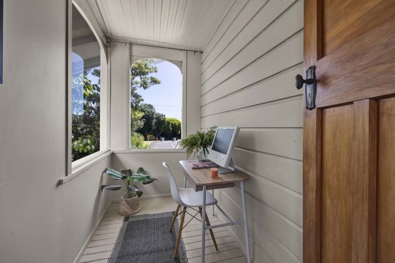 Photo of property in 95 Awanui Street, Merrilands, New Plymouth, 4312