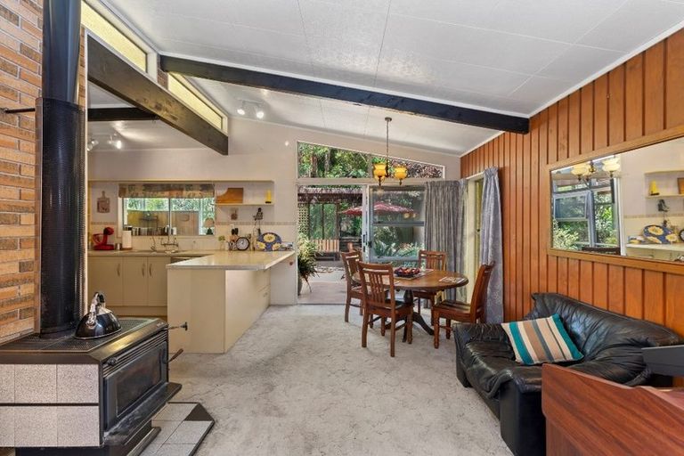 Photo of property in 30 Mountain Road, Henderson Valley, Auckland, 0612