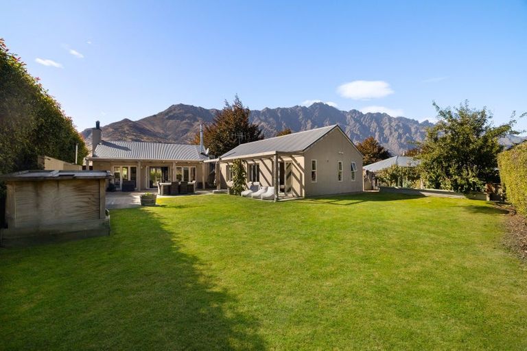 Photo of property in 18 Copper Beech Avenue, Frankton, Queenstown, 9300