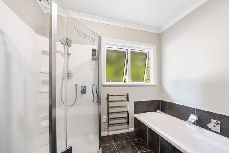 Photo of property in 343 Stokes Valley Road, Stokes Valley, Lower Hutt, 5019