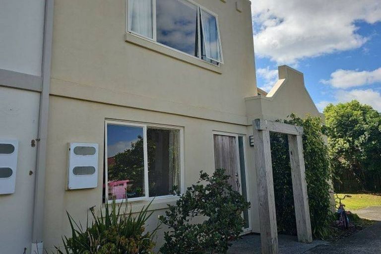 Photo of property in 16b Bermuda Place, One Tree Point, 0118