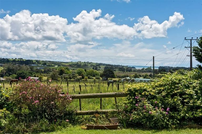 Photo of property in 33 Trig Road, Whitford, Howick, 2571